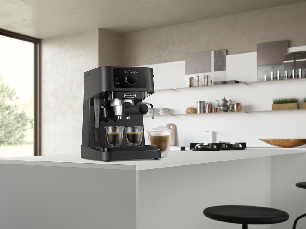 เครื่องชงกาแฟเอสเพรสโซ่ Stilosa EC230.BK | De'Longhi